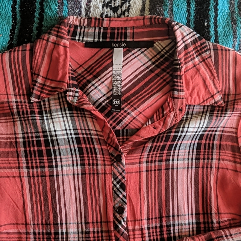 Kensie top size M